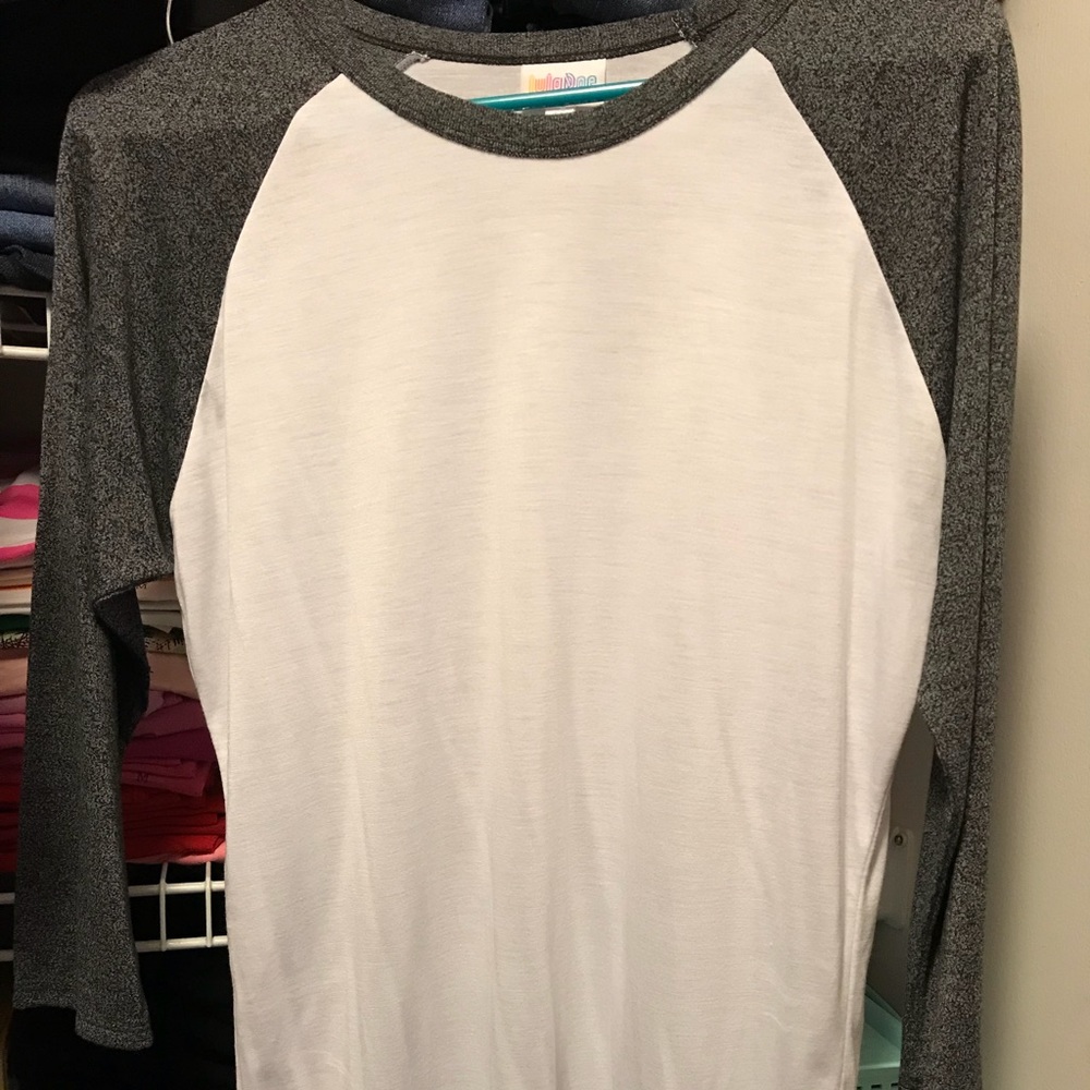 EUC LuLaRoe Randy Tee - Size Medium